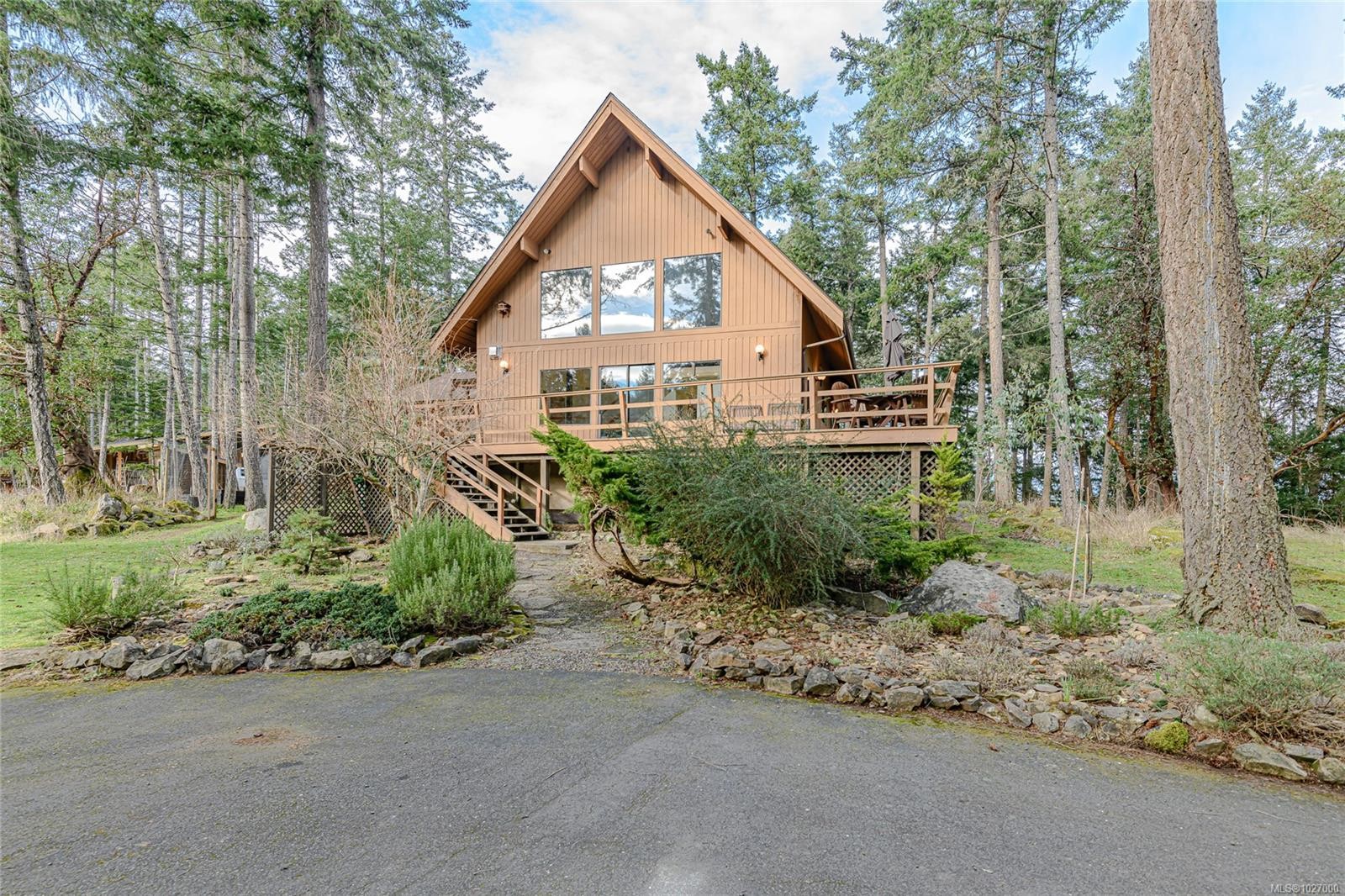 392 Langs Rd, Salt Spring, BC