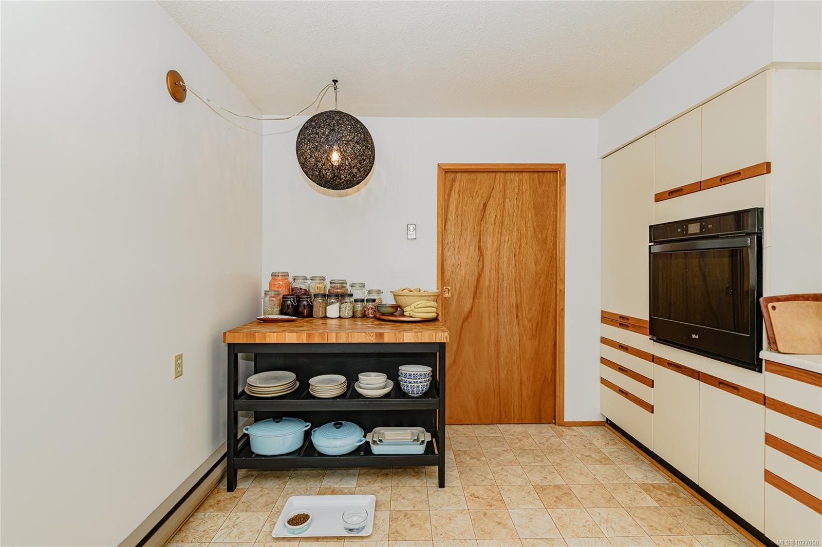 392 Langs Rd, Salt Spring, BC