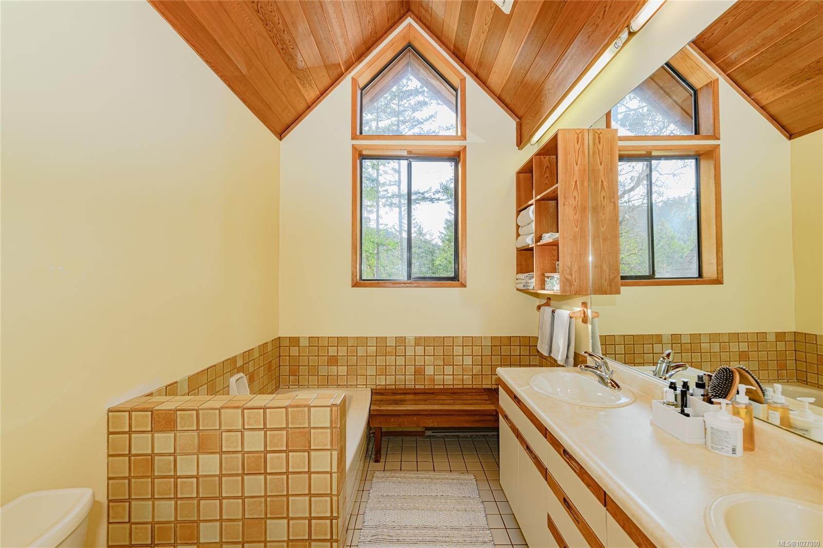 392 Langs Rd, Salt Spring, BC