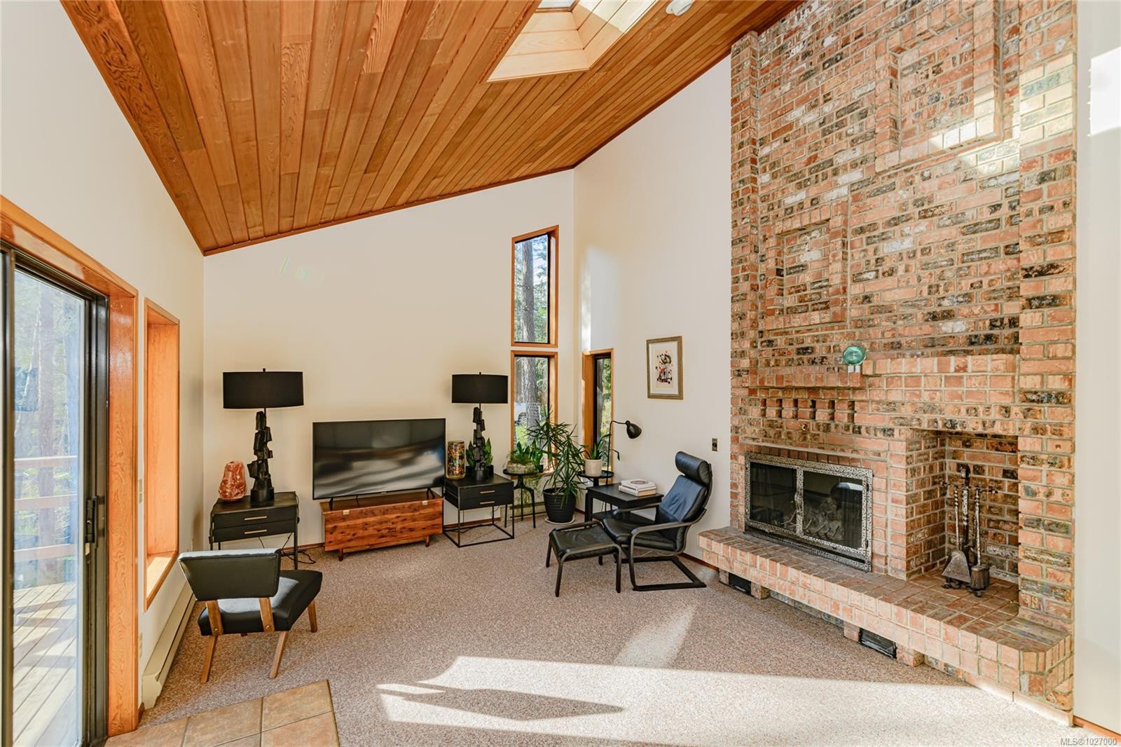 392 Langs Rd, Salt Spring, BC