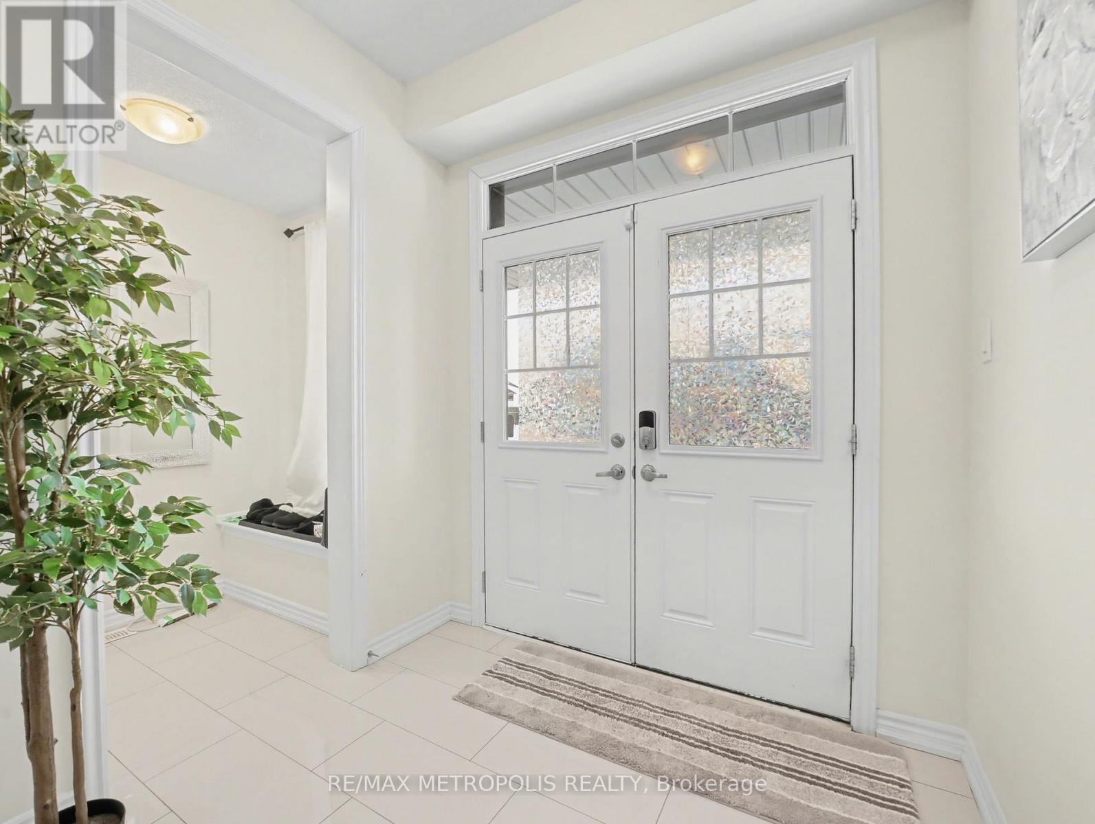 9 Frontier Drive, Thorold, ON - Indoor Photo Showing Other Room