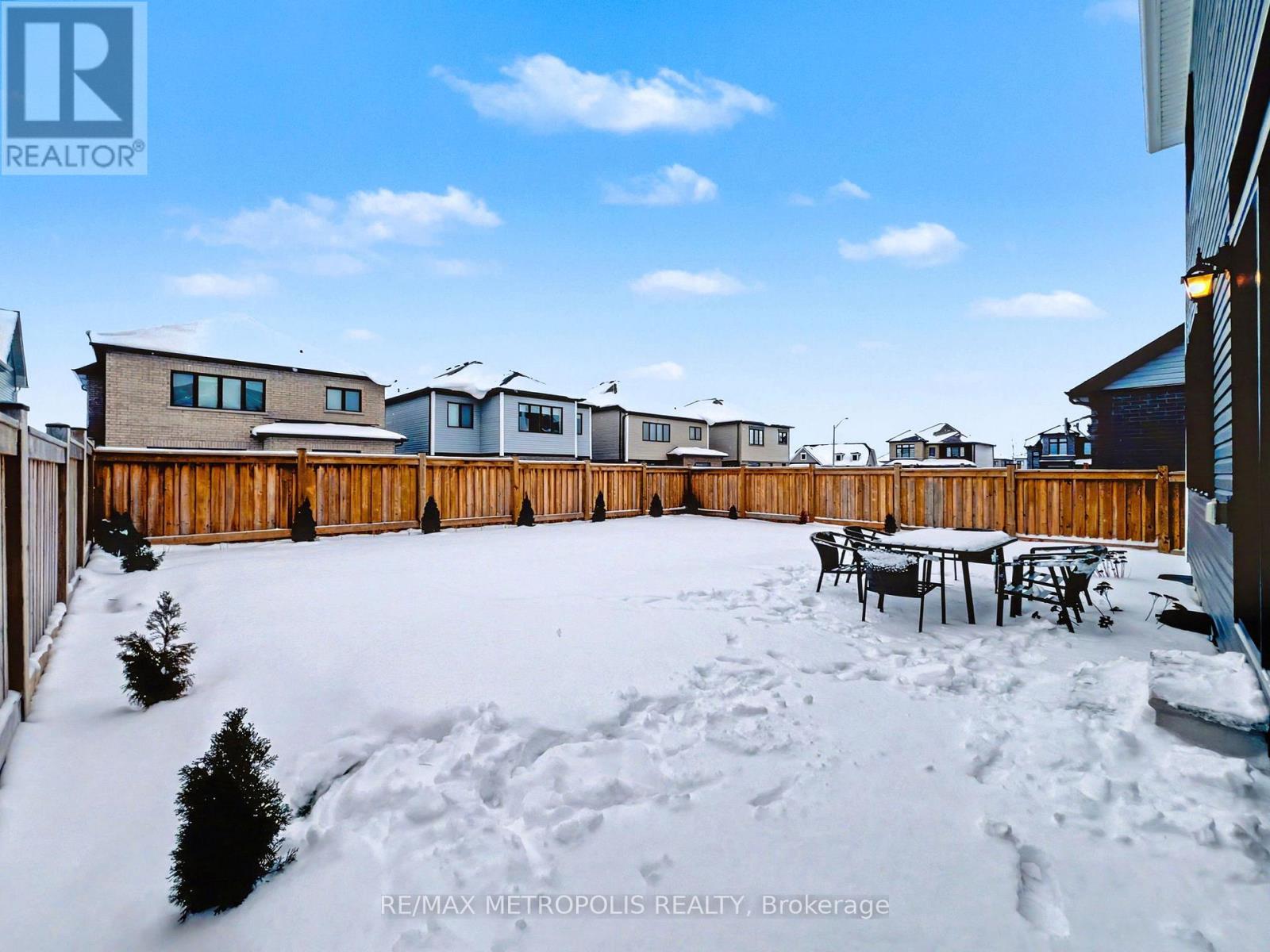 9 Frontier Drive, Thorold, ON - Outdoor