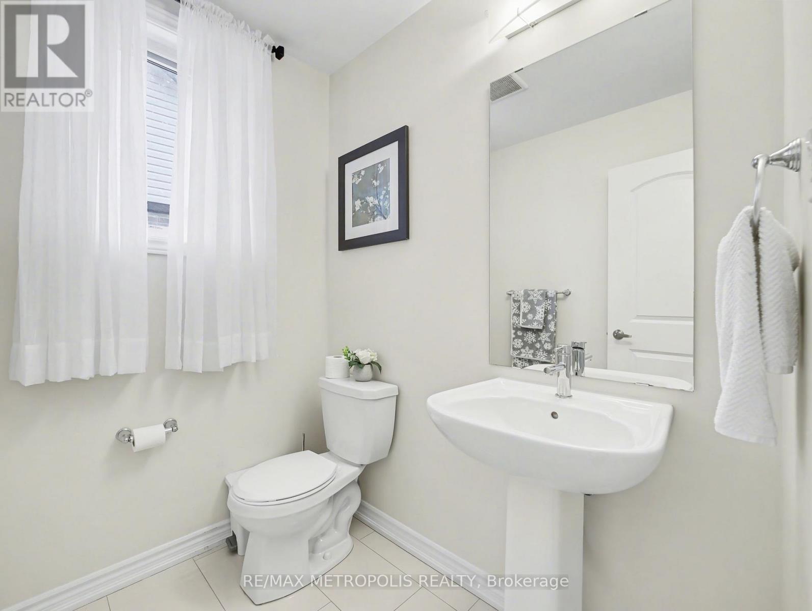 9 Frontier Drive, Thorold, ON - Indoor Photo Showing Bathroom