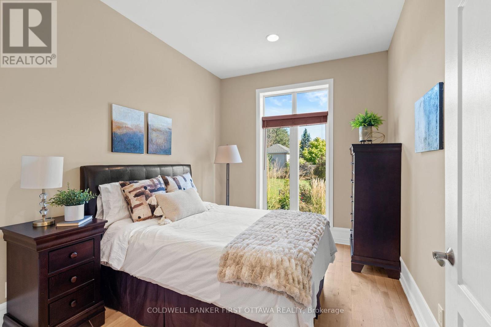 358 River Road, Ottawa, ON - Indoor Photo Showing Bedroom