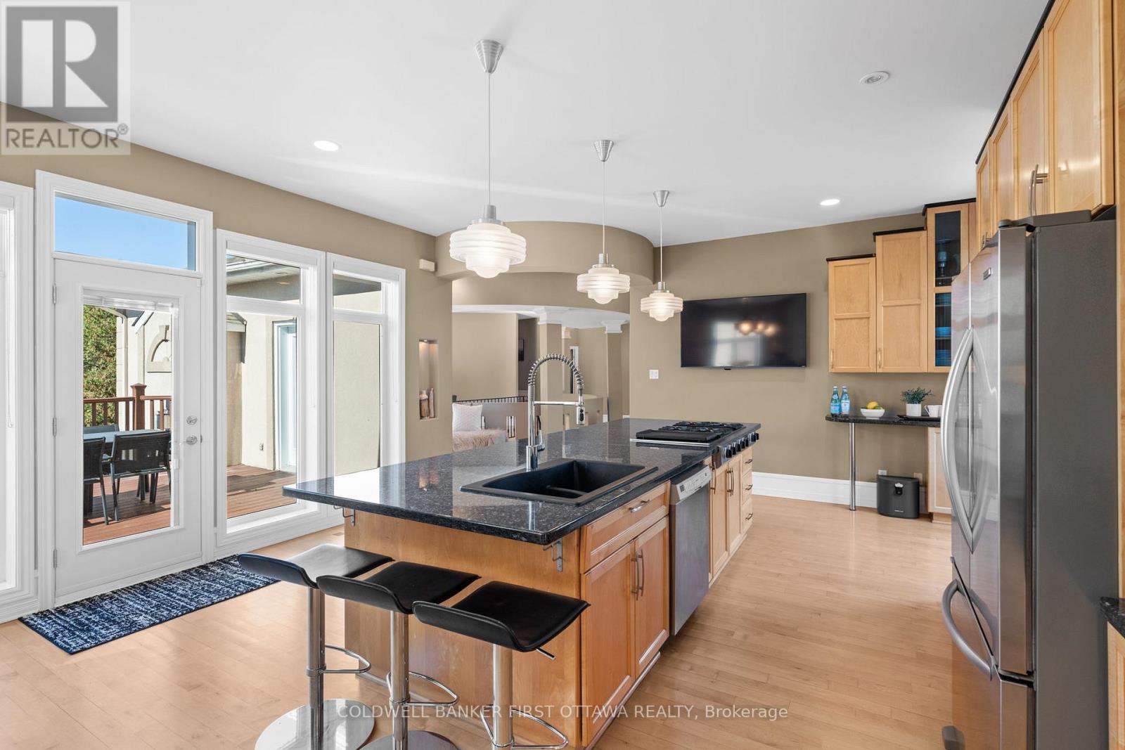 358 River Road, Ottawa, ON - Indoor Photo Showing Kitchen With Double Sink With Upgraded Kitchen