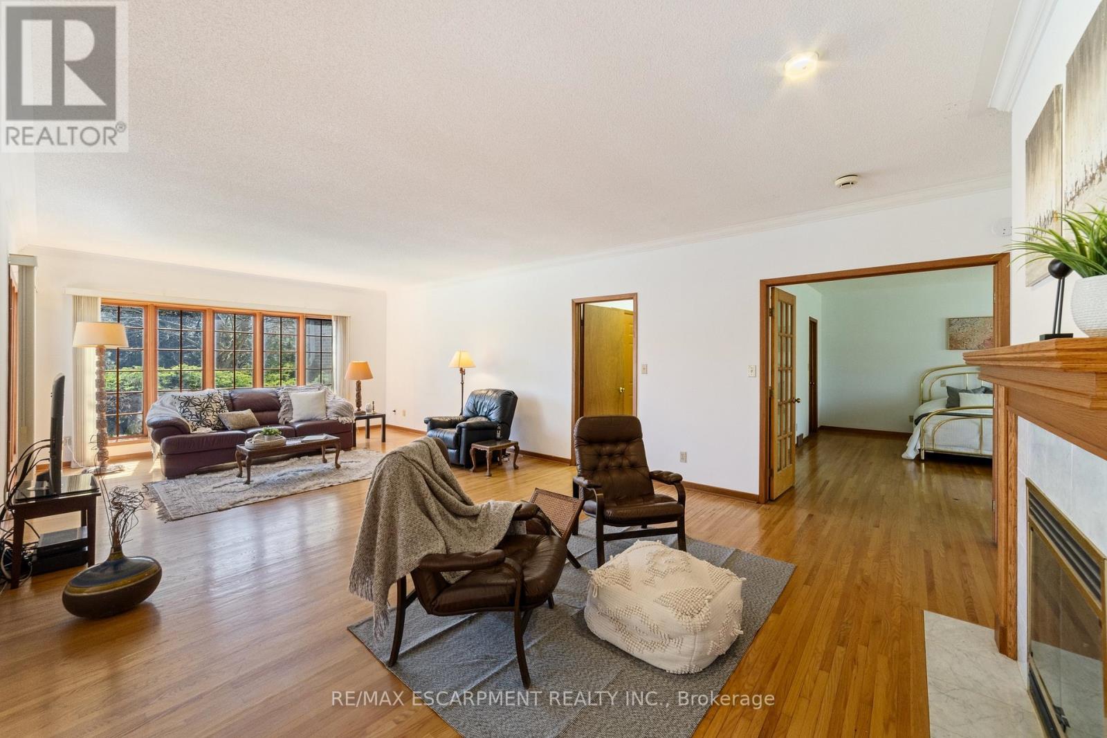 1411 Beaufort Drive, Burlington, ON - Indoor Photo Showing Living Room