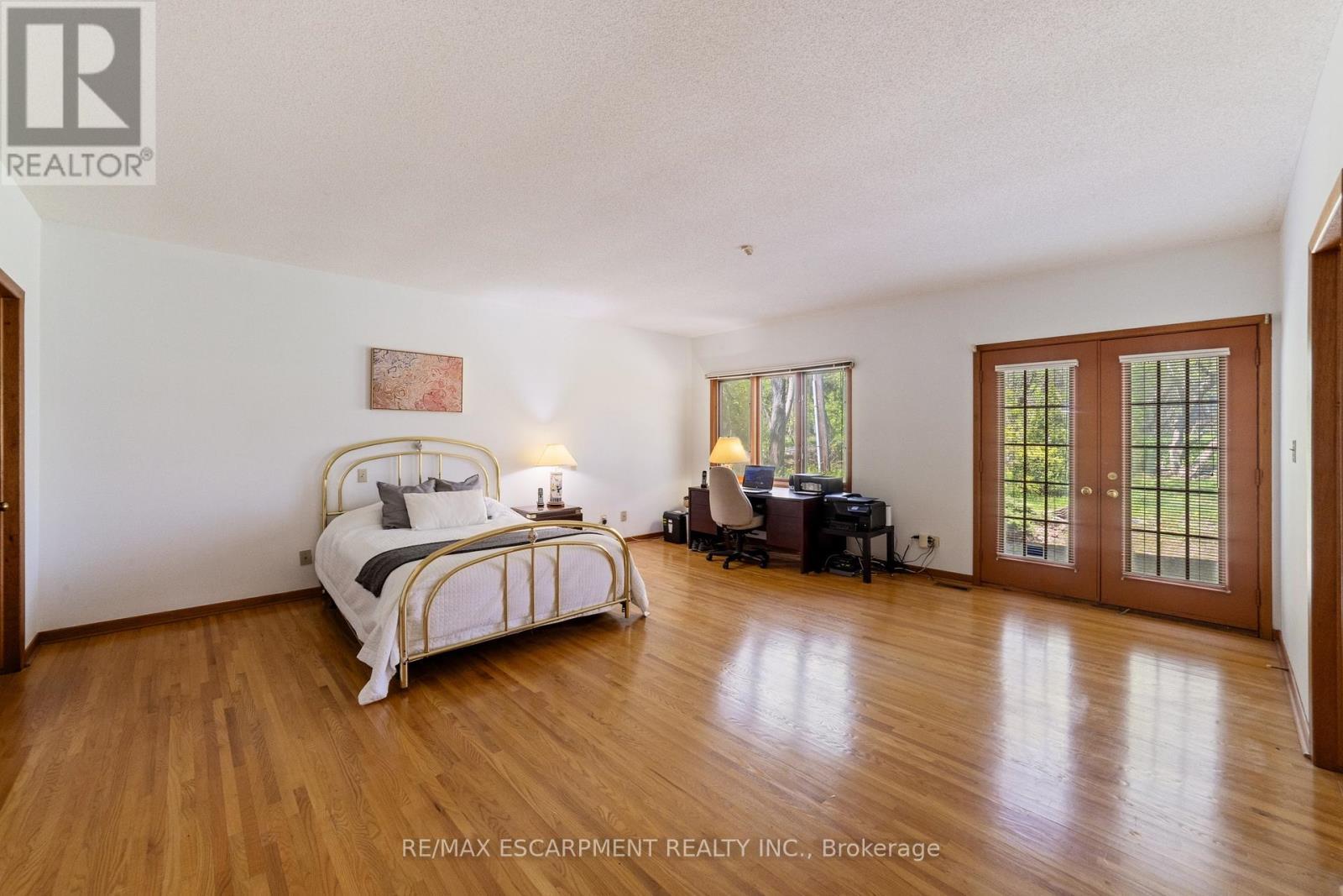 1411 Beaufort Drive, Burlington, ON - Indoor Photo Showing Bedroom