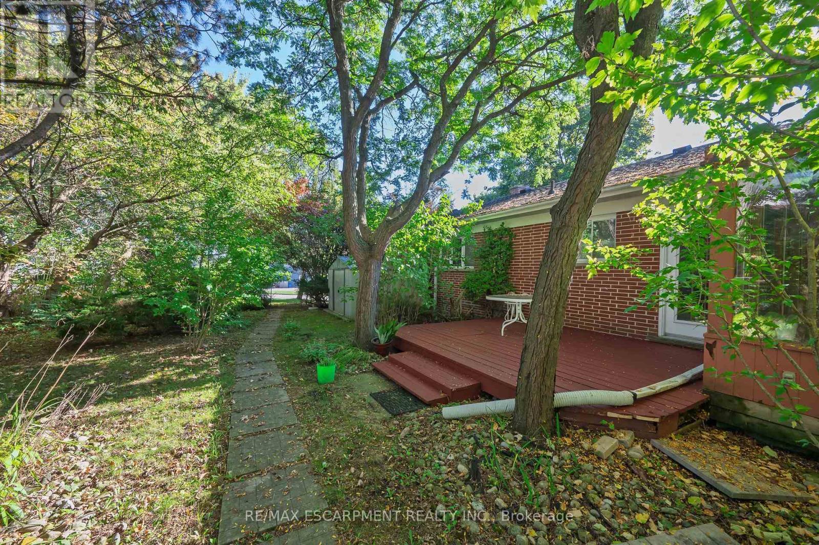 1411 Beaufort Drive, Burlington, ON - Outdoor