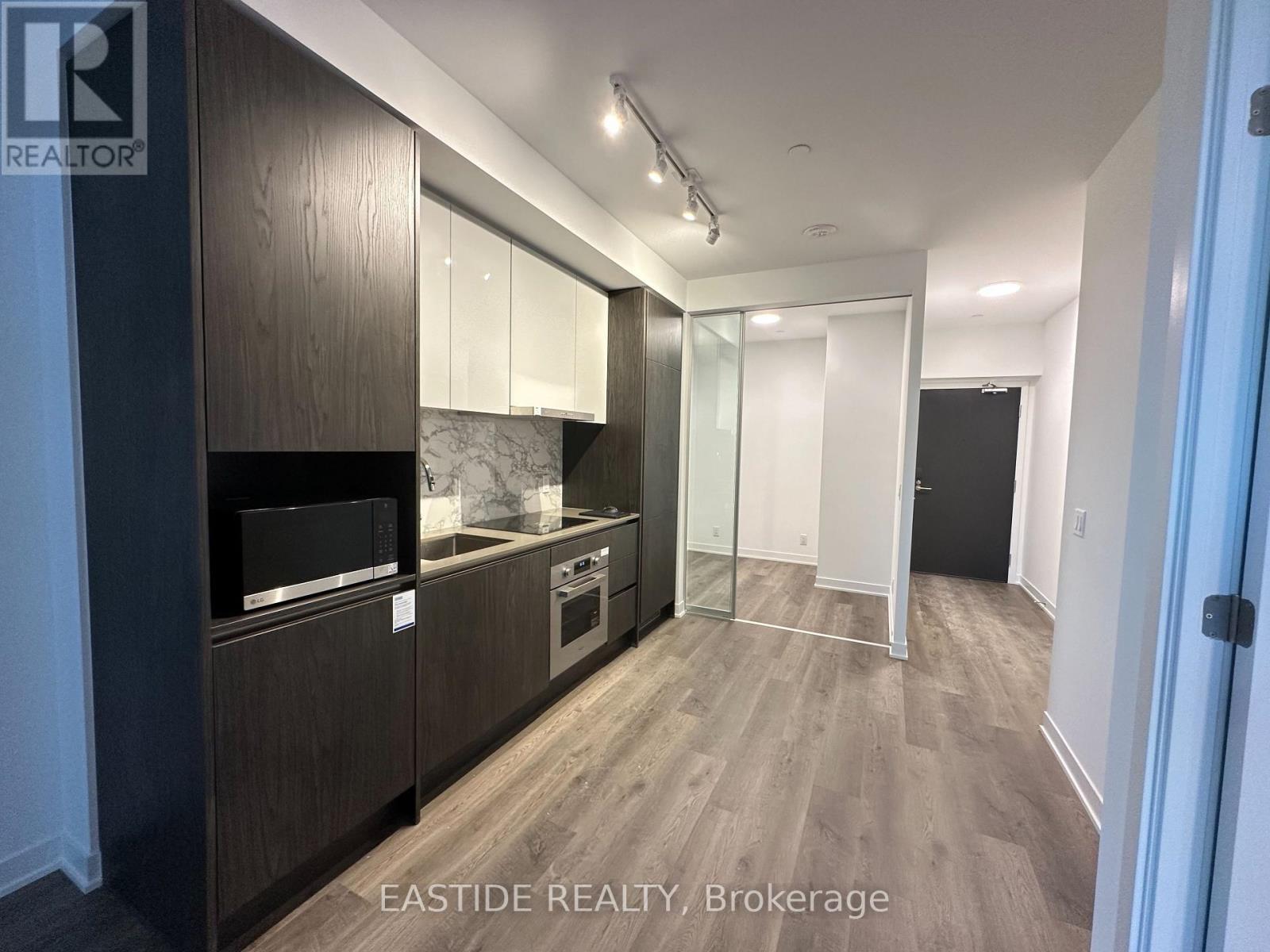 1012 - 180 Front Street E, Toronto, ON - Indoor