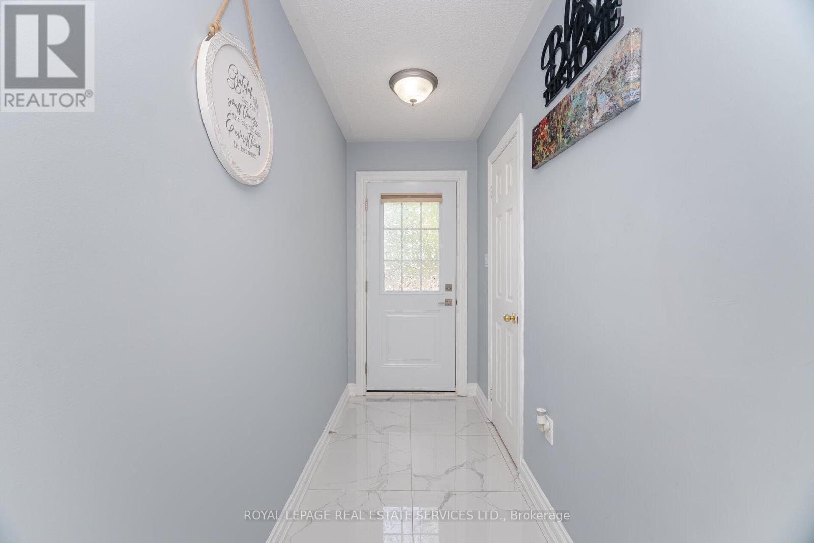 6 - 430 Mapleview Drive E, Barrie, ON - Indoor Photo Showing Other Room