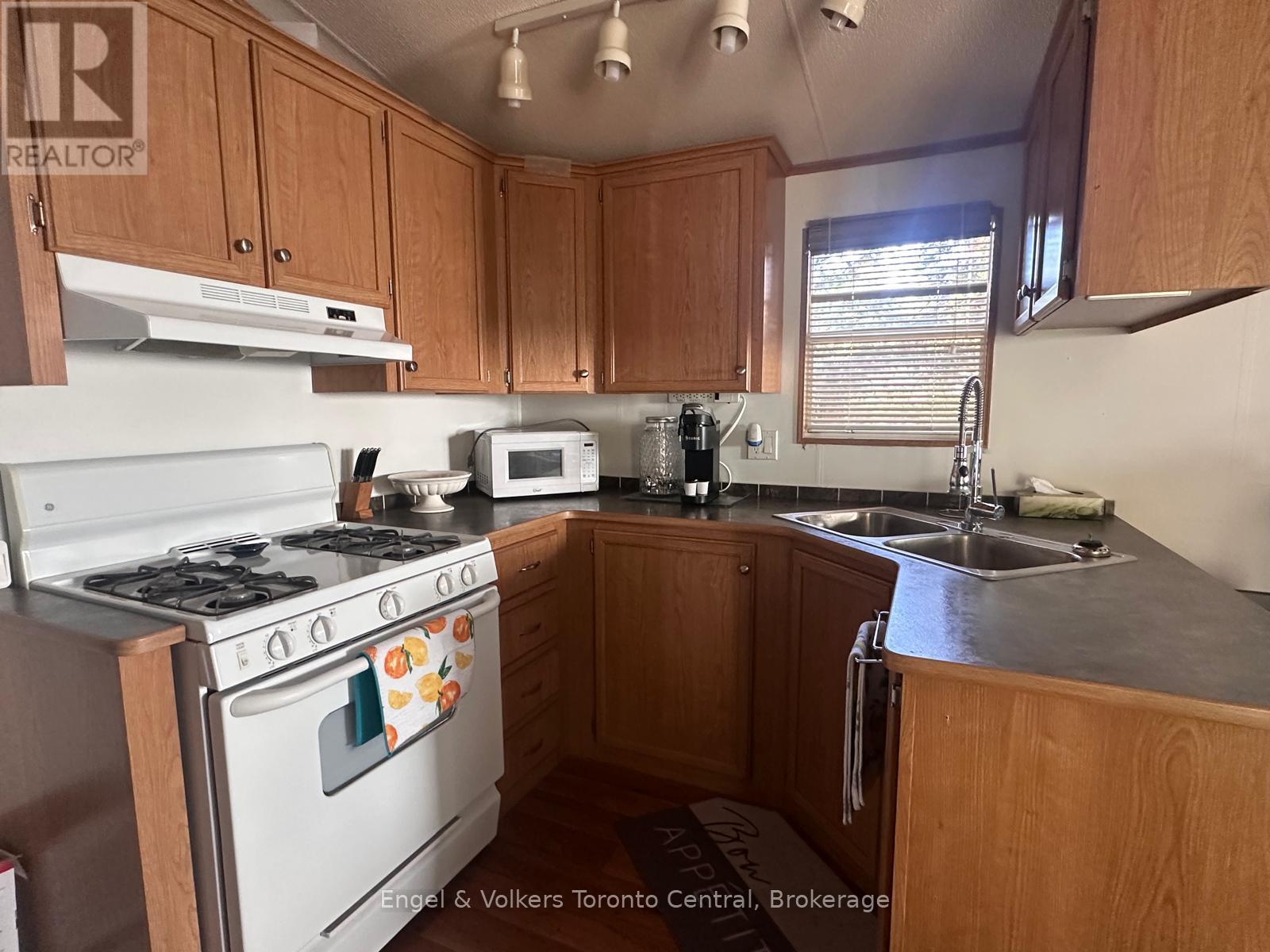 E7 - 7489 Sideroad 5 E, Wellington North, ON