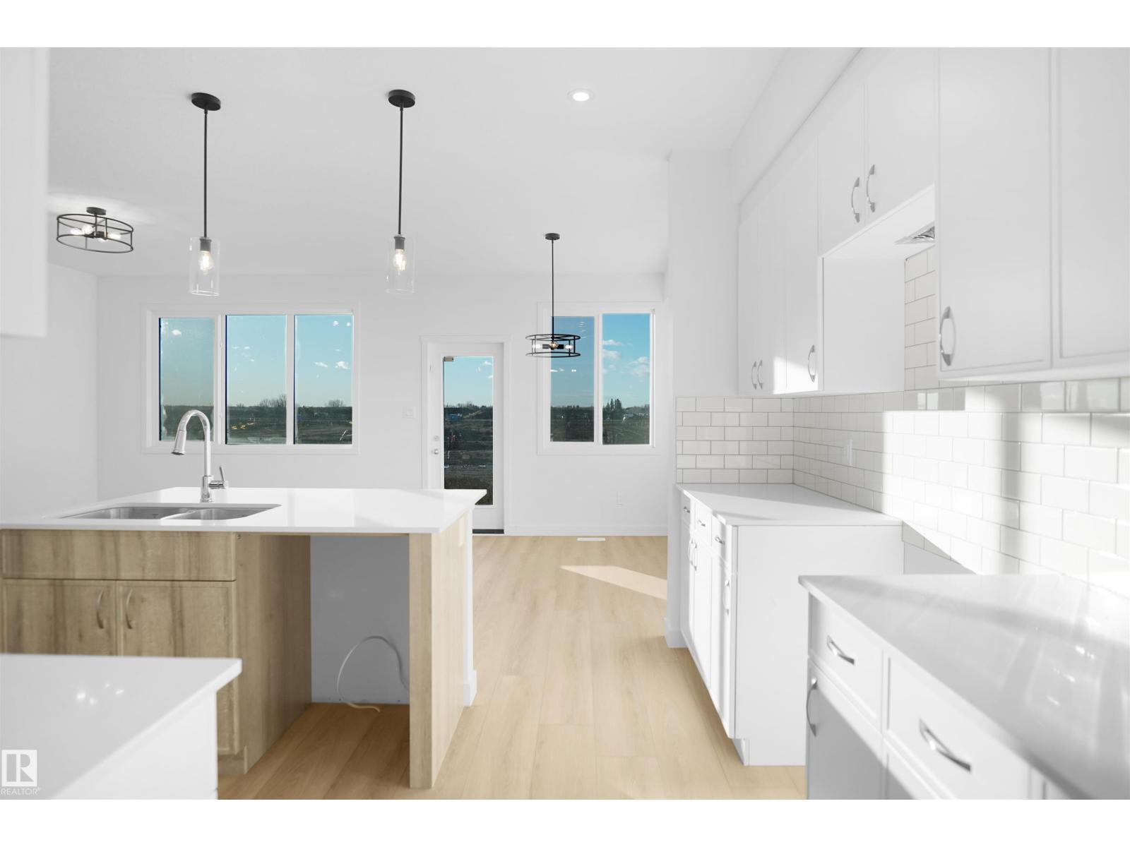 2120 210 St Nw, Edmonton, AB - Indoor Photo Showing Kitchen