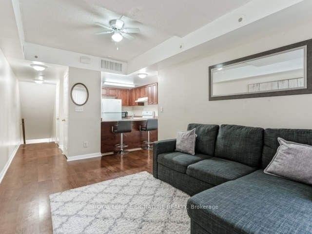 2033-3025 Finch Avenue W, Toronto, ON - Indoor Photo Showing Living Room