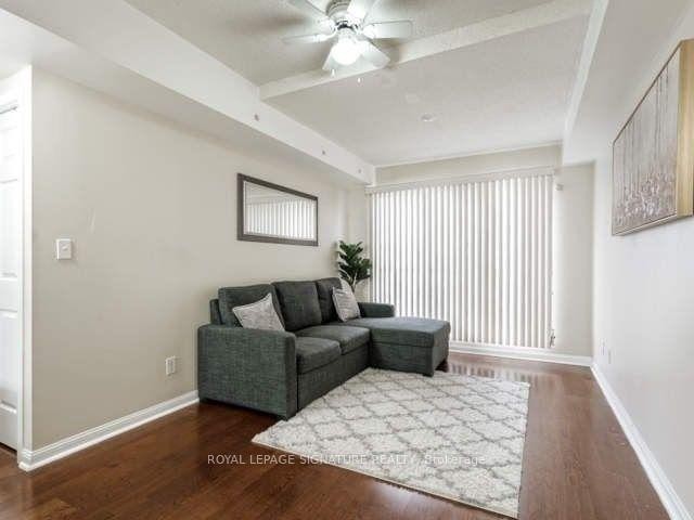 2033-3025 Finch Avenue W, Toronto, ON - Indoor Photo Showing Living Room