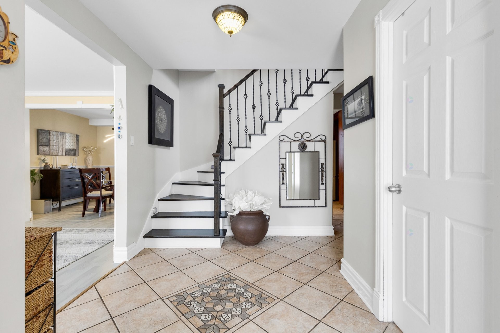 Entry - 248 Rue Hebert, Dollard-Des-Ormeaux, QC - Indoor Photo Showing Other Room