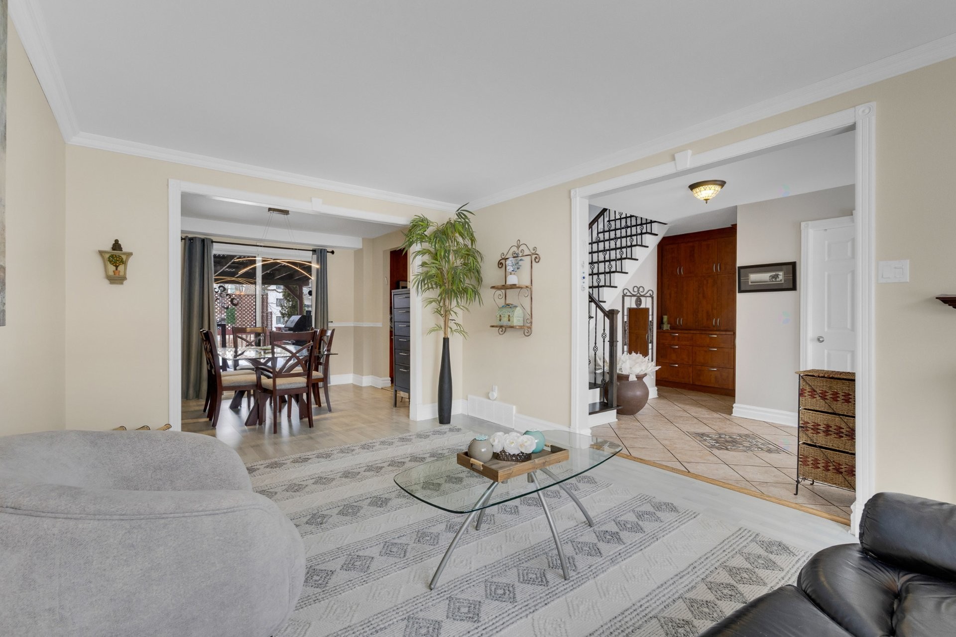 Living Room - 248 Rue Hebert, Dollard-Des-Ormeaux, QC - Indoor Photo Showing Living Room