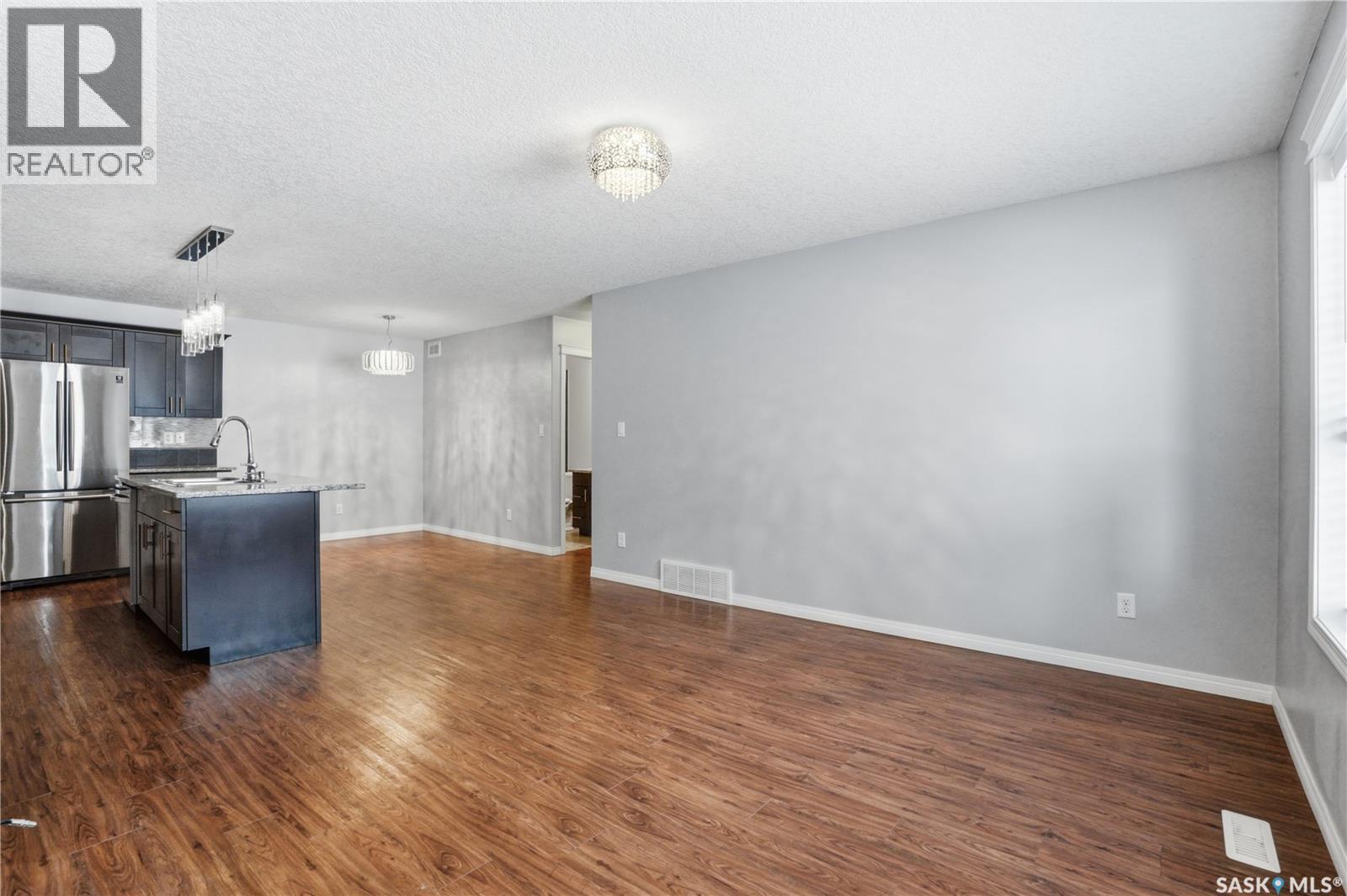 116 125 Willis Crescent, Saskatoon, SK - Indoor Photo Showing Kitchen