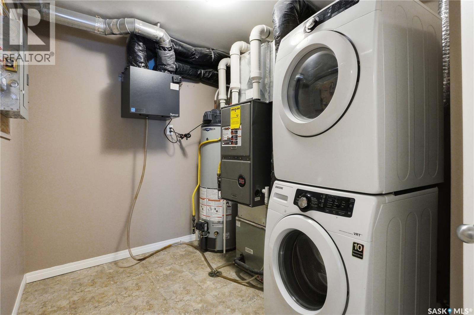 116 125 Willis Crescent, Saskatoon, SK - Indoor Photo Showing Laundry Room