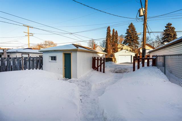 389 Cairnsmore St, Winnipeg, MB