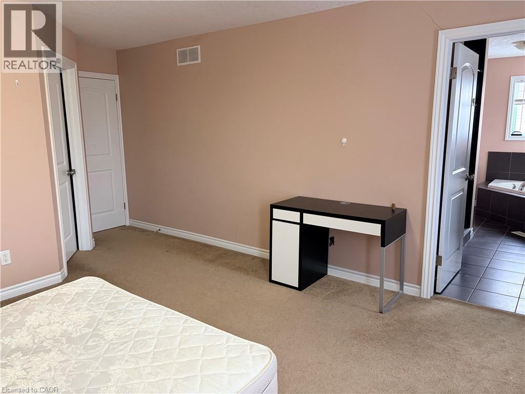 212 Westfield Place, Waterloo, ON - Indoor Photo Showing Bedroom