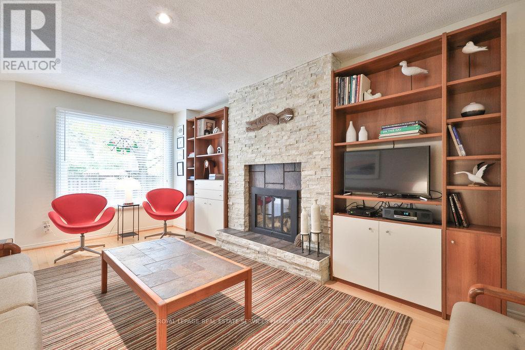 1995 Pitagora Court, Mississauga, ON - Indoor Photo Showing Other Room With Fireplace