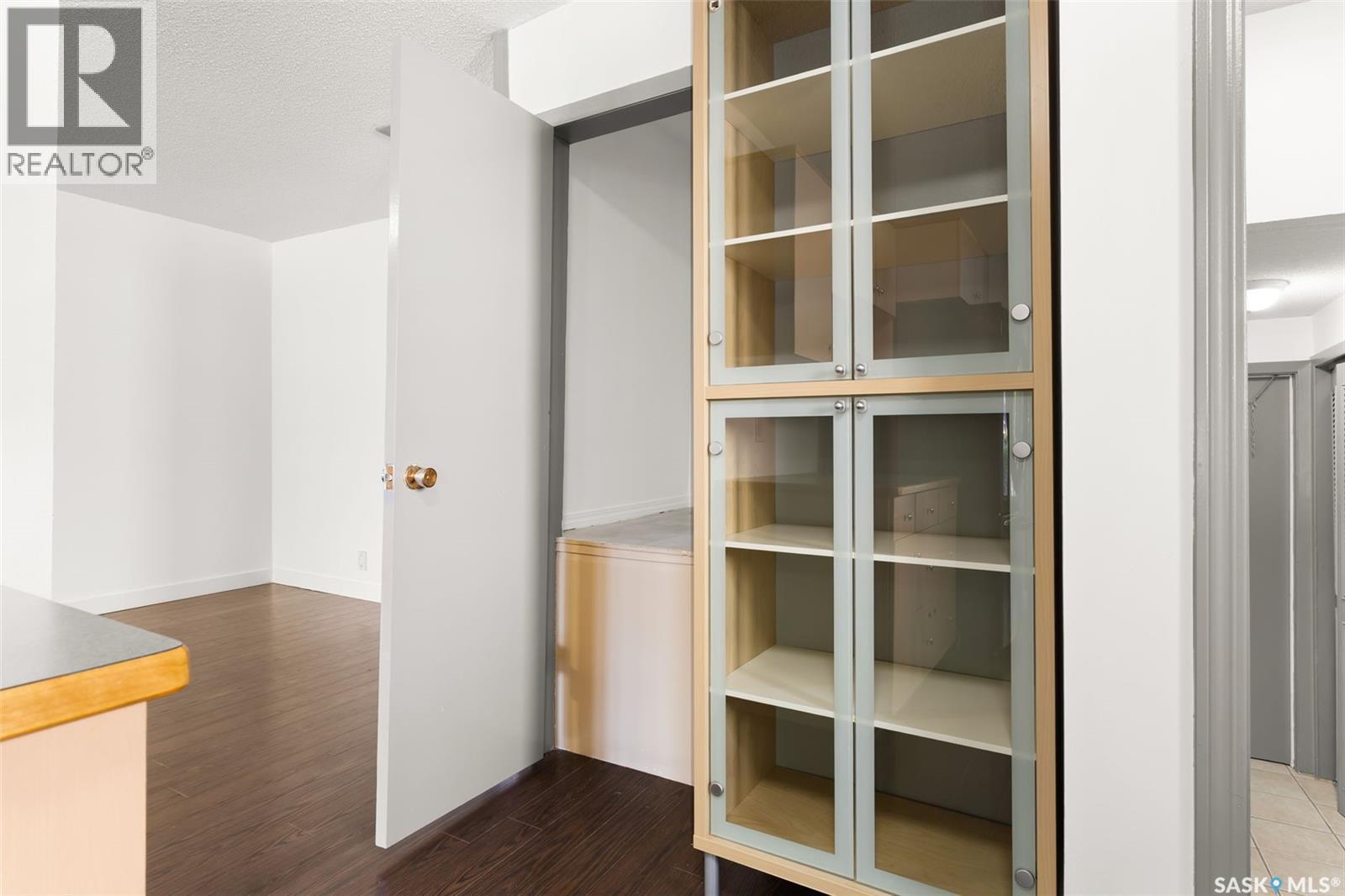 78 Spence Street, Regina, SK - Indoor