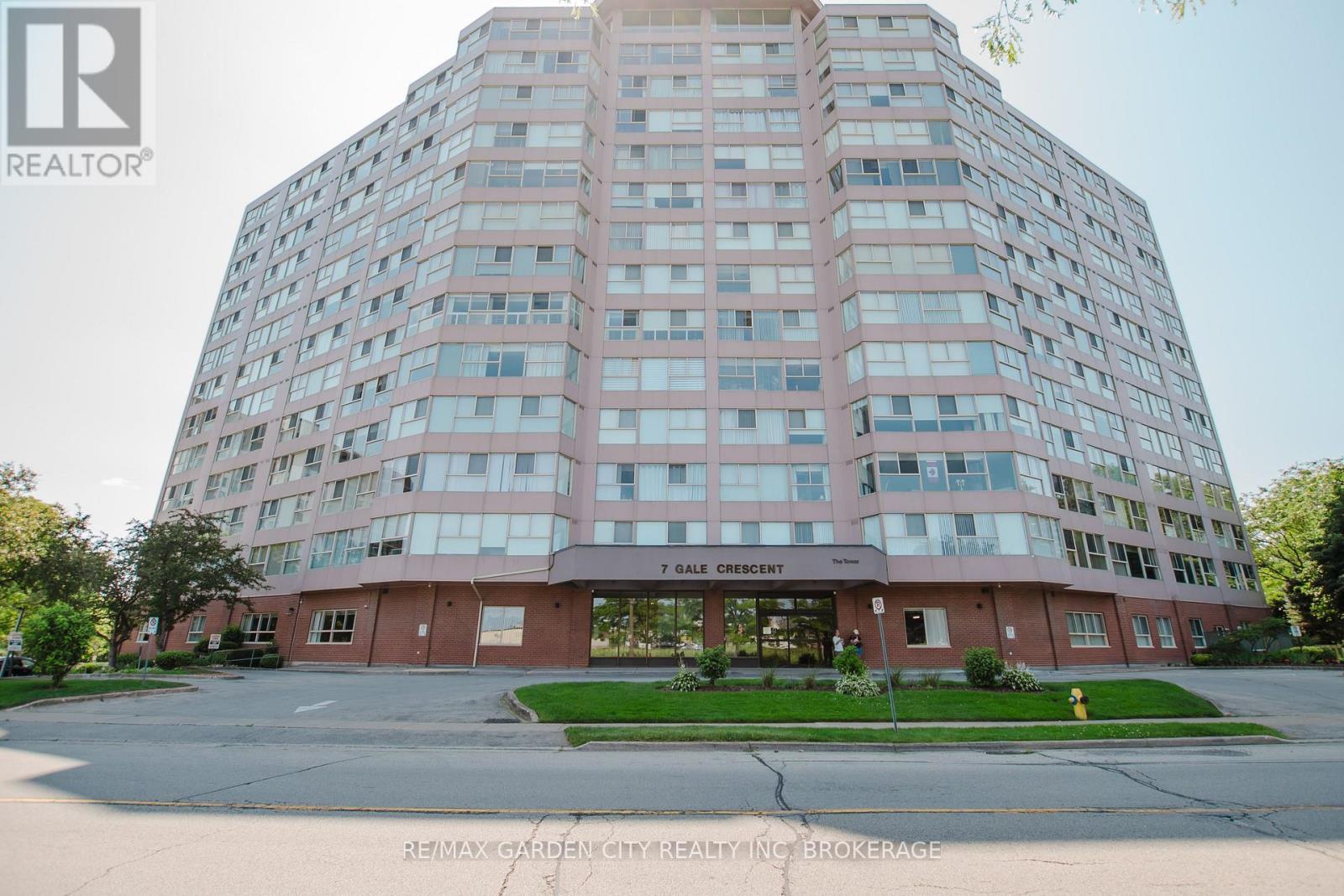 307 - 7 Gale Crescent, St. Catharines (E. Chester), ON - Outdoor With Facade