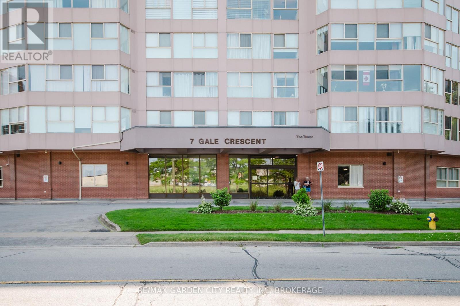 307 - 7 Gale Crescent, St. Catharines (E. Chester), ON - Outdoor With Facade