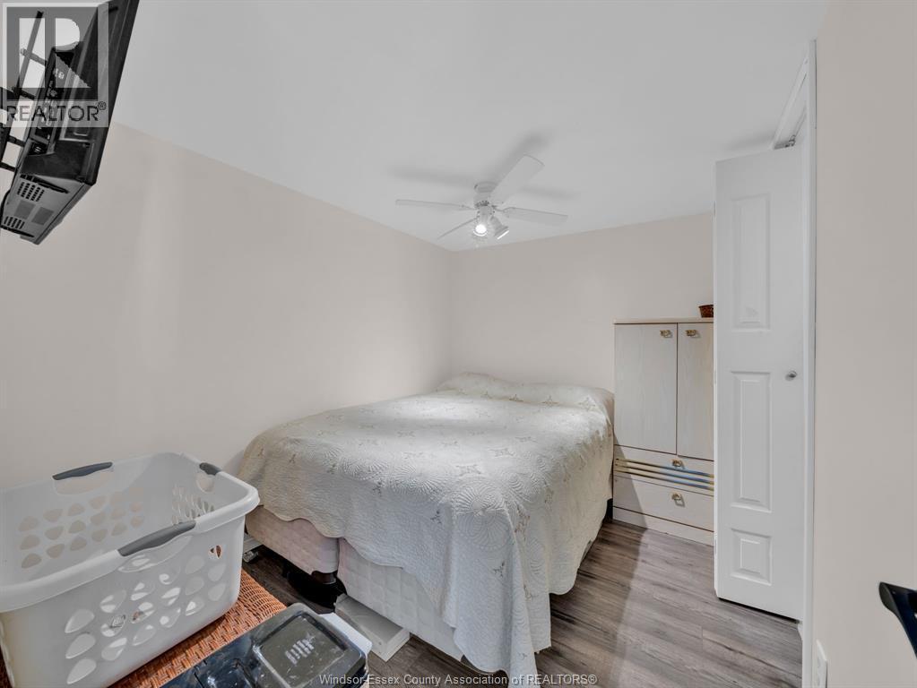 8 Maple, Mcgregor, ON - Indoor Photo Showing Bedroom