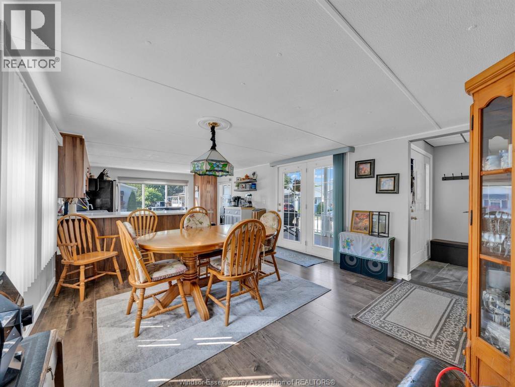 8 Maple, Mcgregor, ON - Indoor Photo Showing Dining Room