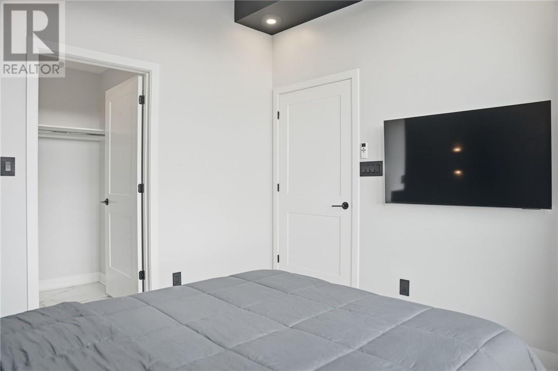 180 George Street Unit# Ph206, Ottawa, ON - Indoor Photo Showing Bedroom