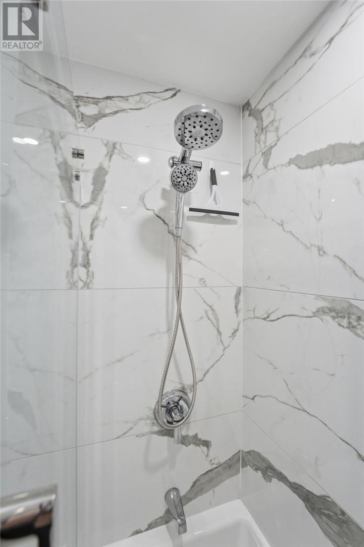 180 George Street Unit# Ph206, Ottawa, ON - Indoor Photo Showing Bathroom