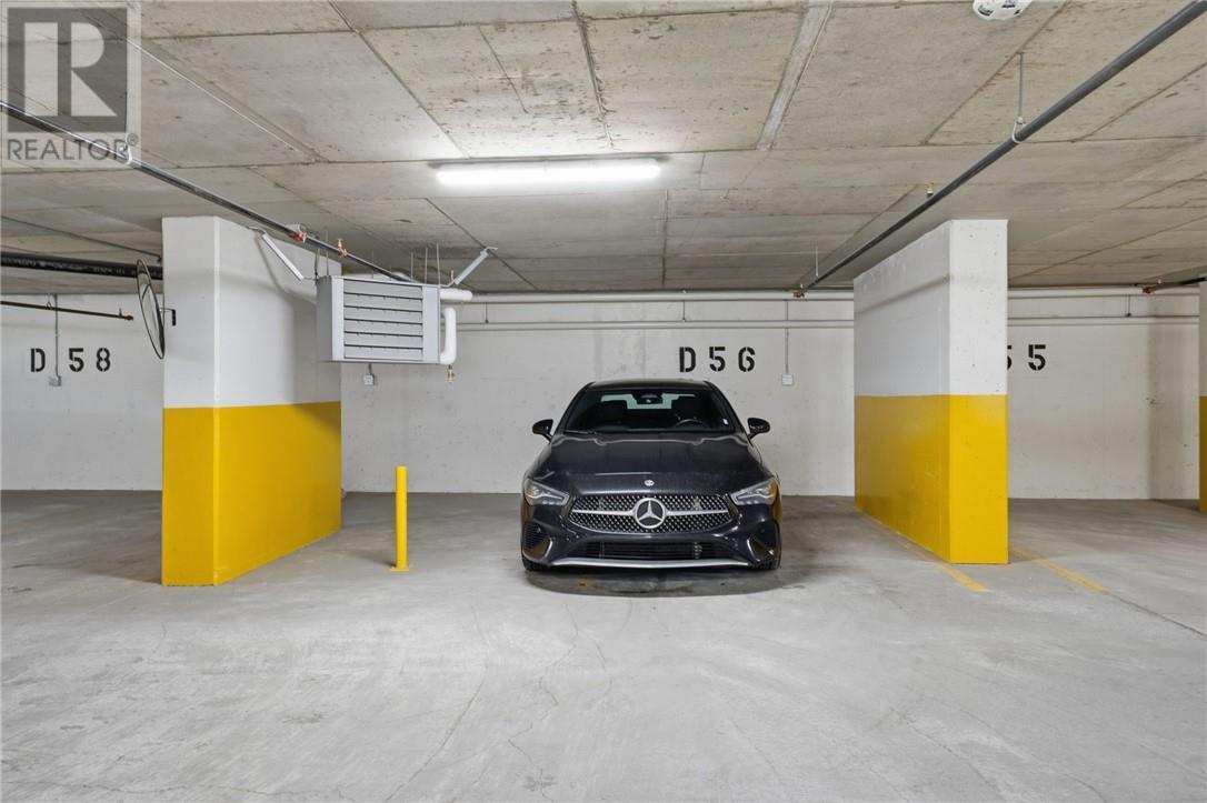 180 George Street Unit# Ph206, Ottawa, ON - Indoor Photo Showing Garage