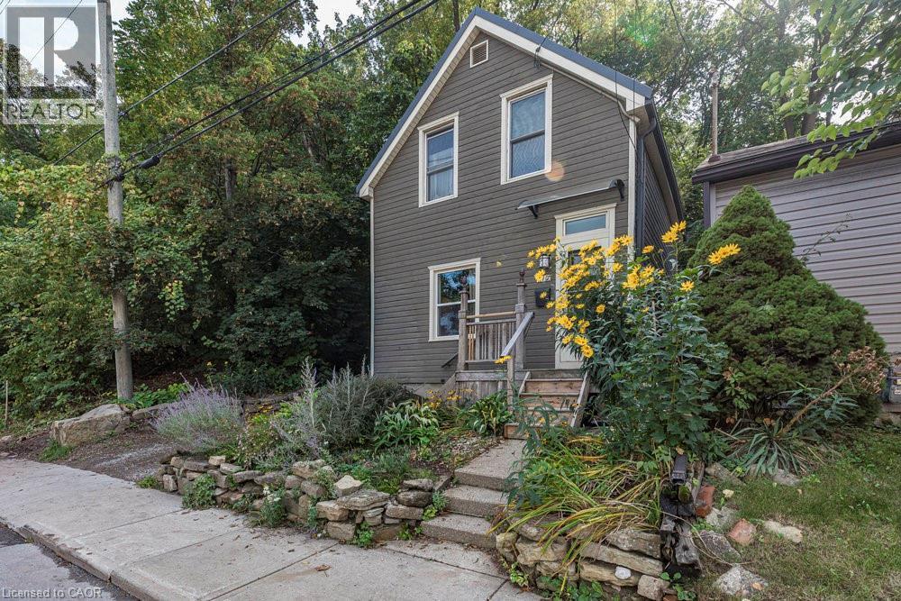 210 Charlton Avenue E, Hamilton, ON - Outdoor