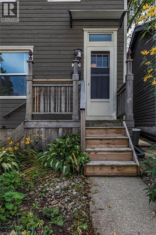 210 Charlton Avenue E, Hamilton, ON - Outdoor