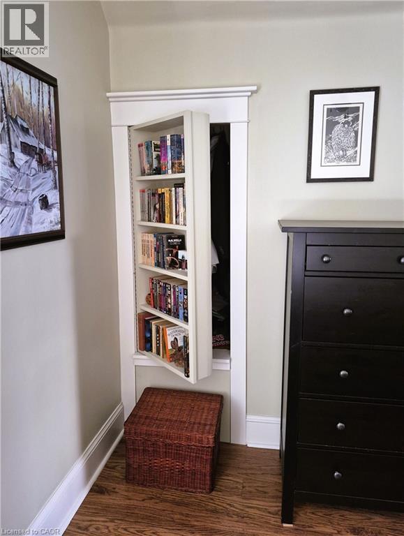 210 Charlton Avenue E, Hamilton, ON - Indoor Photo Showing Other Room