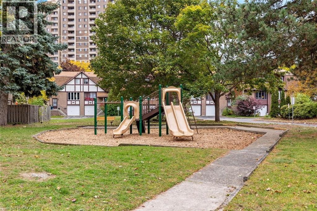 49 Cedarwoods Crescent Unit# 48, Kitchener, ON - Outdoor