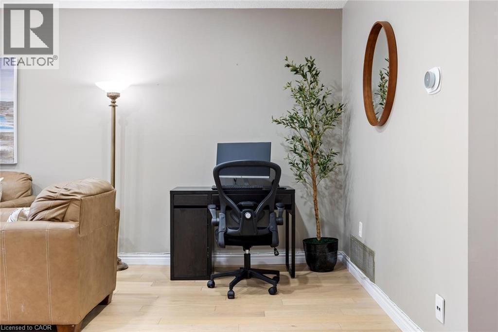 49 Cedarwoods Crescent Unit# 48, Kitchener, ON - Indoor Photo Showing Office