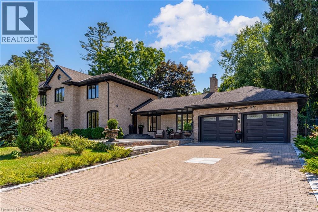 28 Stonegate Drive, Hamilton, ON - Outdoor