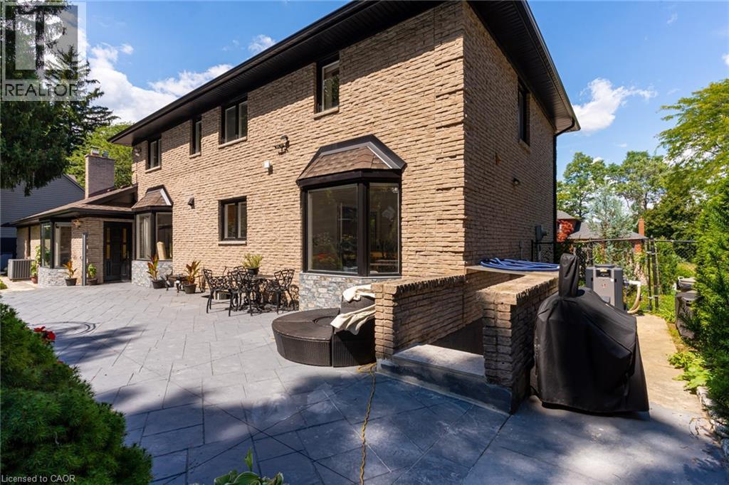 28 Stonegate Drive, Hamilton, ON - Outdoor With Deck Patio Veranda