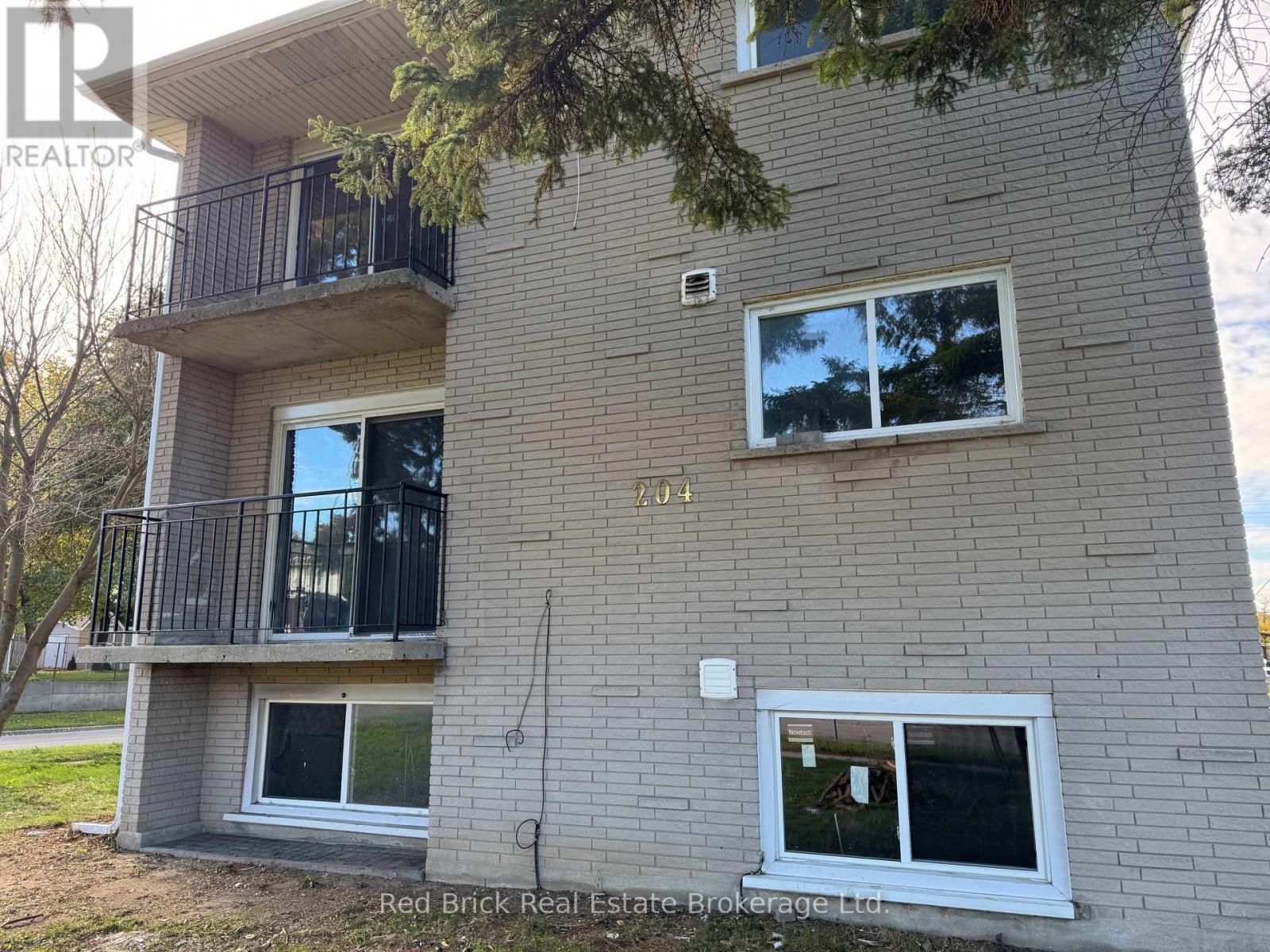 204 Veronica Drive, Kitchener, ON - Outdoor With Exterior