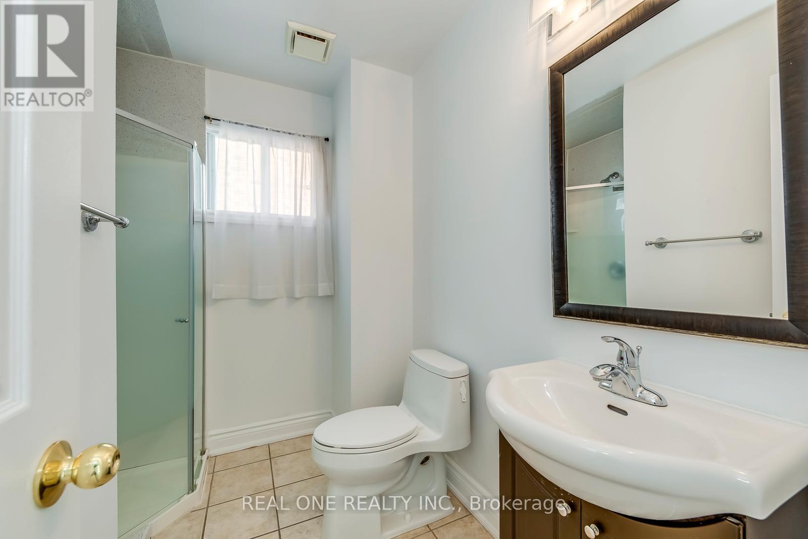 3582 Italia Crescent, Mississauga, ON - Indoor Photo Showing Bathroom