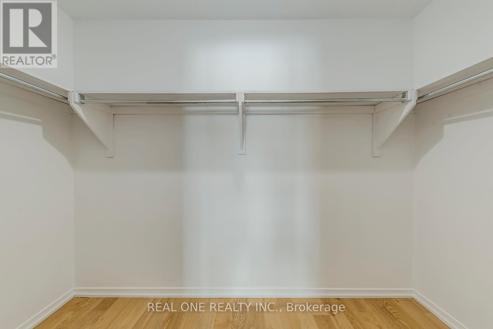 3582 Italia Crescent, Mississauga, ON - Indoor With Storage