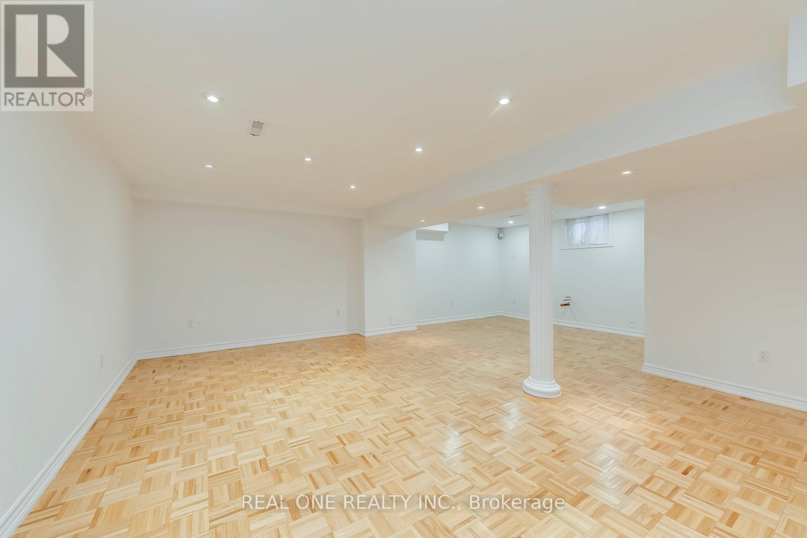 3582 Italia Crescent, Mississauga, ON - Indoor Photo Showing Other Room