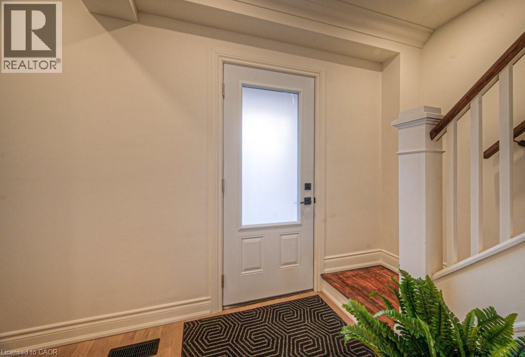 30 Dunbar Road S, Waterloo, ON - Indoor Photo Showing Other Room