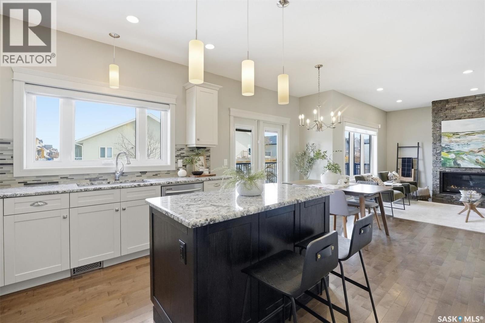 171 Roy Crescent, Saskatoon, SK - Indoor Photo Showing Kitchen With Upgraded Kitchen