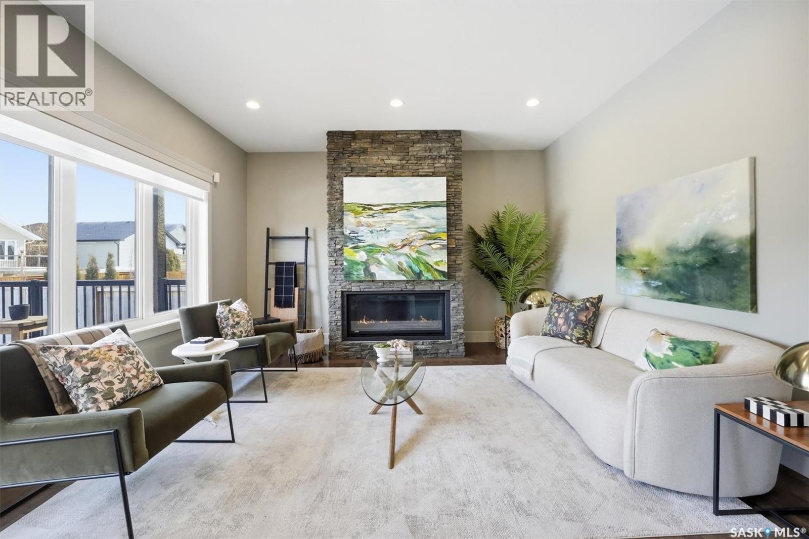 171 Roy Crescent, Saskatoon, SK - Indoor Photo Showing Living Room