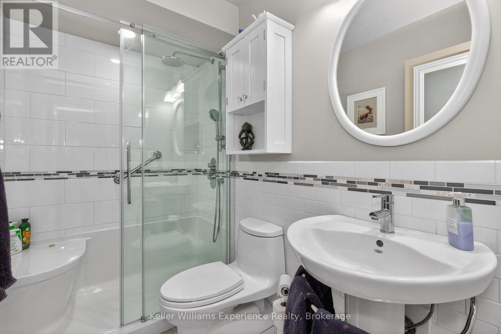 257 15 Concession E, Tiny, ON - Indoor Photo Showing Bathroom