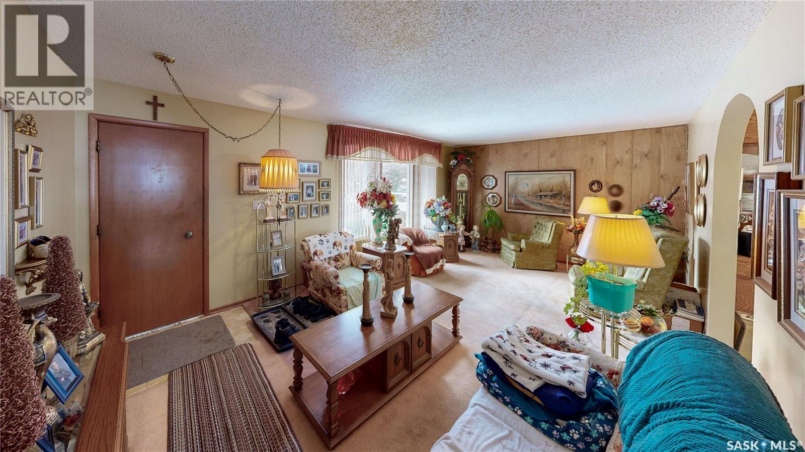 16 Bond Crescent, Regina, SK - Indoor