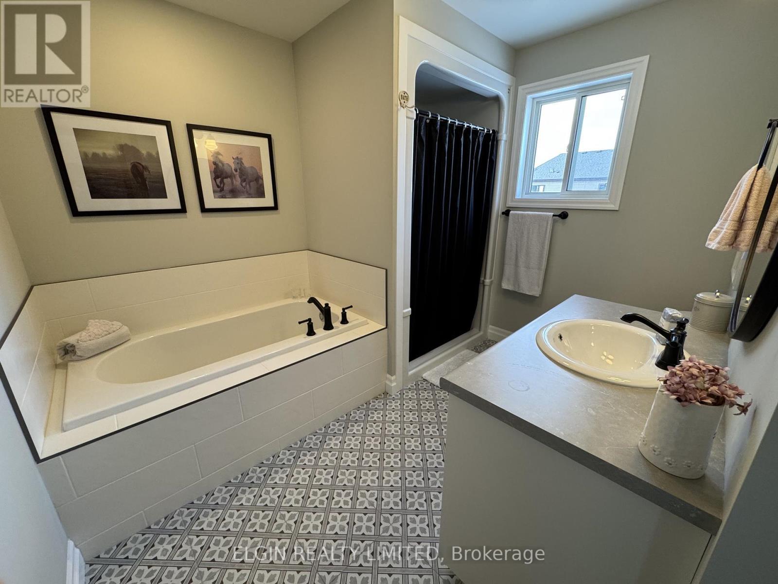 5 Dunning Way, St. Thomas, ON